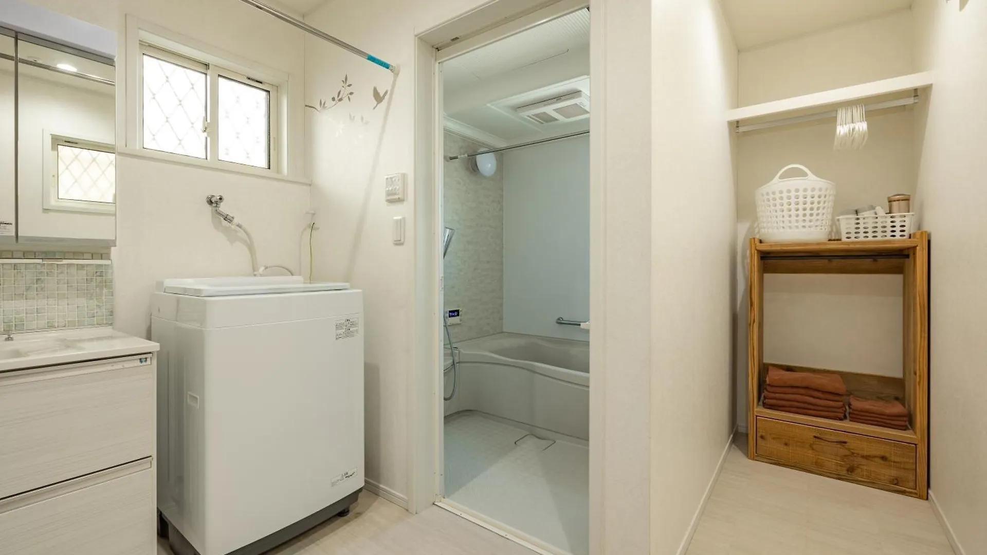 舞浜1軒家貸切ー最大10名様一駐車場付きmaihama Rent-A-House Villa Urayasu 0*,  Japan